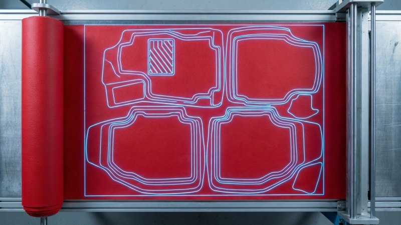 Intelligent Nesting Layout Optimization on Material Sheet